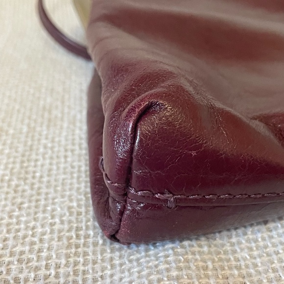 Hobo Leather Crossbody Bag - Picture 8 of 10